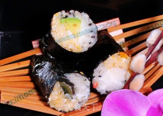 日式双色绝味海苔造型饭团的做法