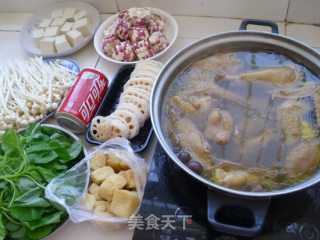 滋补药膳鸡汤火锅