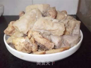 芋头焖鸡的做法