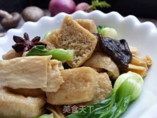 一咬一口汤汁儿----------------------五香豆腐泡的做法
