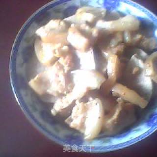 五花肉蒸芋头的做法