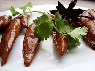 即可当菜又可当零食----------------------------五香翅尖的做法