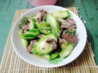 猪心炒丝瓜的做法