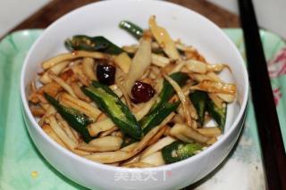 杭椒小炒手撕杏鲍菇的做法