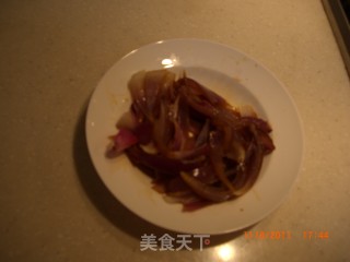 奶香洋葱丝的做法