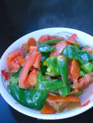 家常小炒---【番茄青椒片】的做法