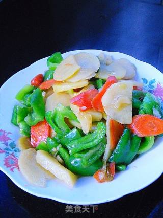 家常菜---【青椒胡萝卜土豆片】的做法