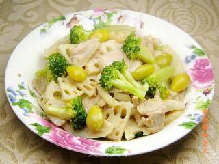 藕片西兰花炒里脊肉的做法