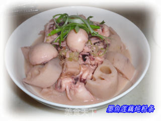 墨鱼莲藕炖粉条的做法