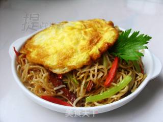脱光族的光棍节——香干鸡蛋炒细面的做法