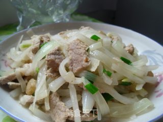 洋葱萝卜炒肉的做法