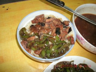 酱香牛肉辣酱面的做法