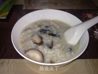 香菇鸡肉皮蛋粥的做法