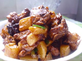 土豆烧排骨的做法