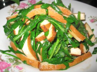 韭菜炒豆干的做法
