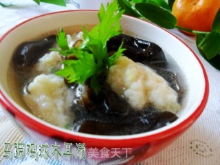 马蹄鸡球木耳汤的做法