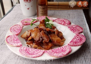 洋葱煎五花肉的做法