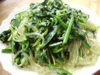家常菜----菠菜炒粉条的做法