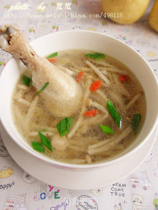 【百姓家的冬季养生菜】鸡腿菌菇汤