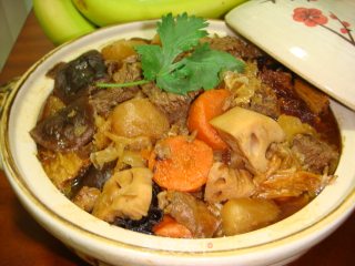 八珍牛腩煲的做法