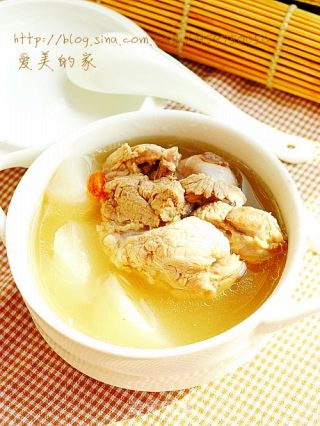冬日里强身健体的一碗好汤------棒骨萝卜汤的做法