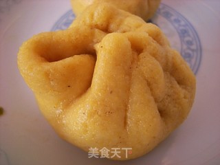 胡萝卜馅玉米面包子