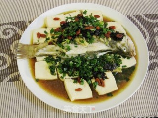 橄榄菜蒸鲈鱼的做法