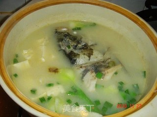 豆腐鱼汤的做法