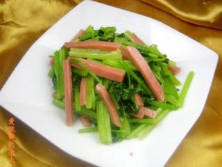 方腿肉炒芹菜的做法