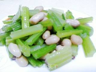懒人小菜--芹菜拌花生米