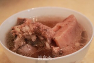 筒骨莲藕汤的做法