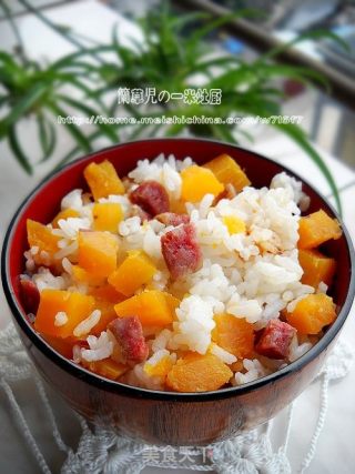 红薯腊肠焖饭的做法