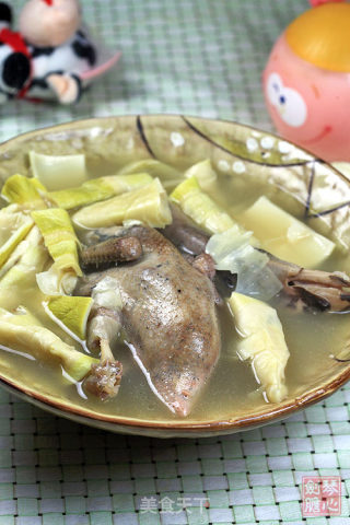湿笋干炖水鸭的做法