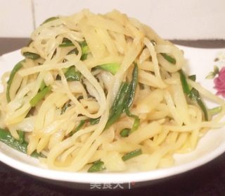 韭菜炒土豆丝的做法