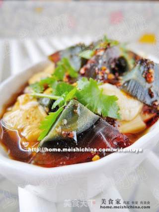 纯粹的清爽凉拌菜。【皮蛋拌豆腐】的做法
