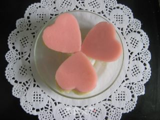 给儿子的生日蛋糕---草莓果冻酸奶蛋糕