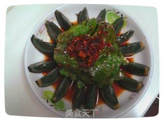 孔雀开屏···虎皮青椒拌皮蛋的做法