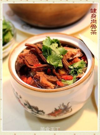 驱寒养生美食“肉骨茶”的做法