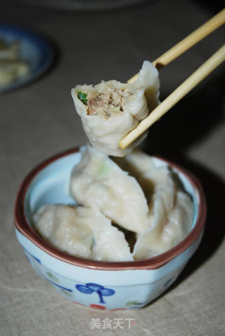 莲藕香菇猪肉饺子的做法