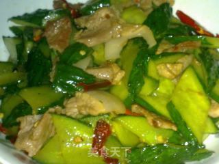 爆香瓜片炒肉的做法