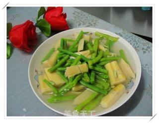 鞭笋豇豆汤的做法