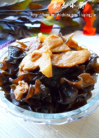 木耳炒肉的做法