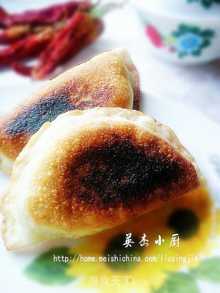 发面芹菜猪肉盒子的做法