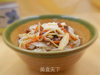 杏鲍菇肉丝面的做法