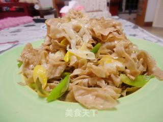 大葱炒豆皮的做法