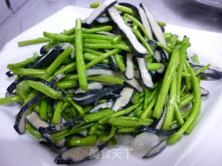芦蒿炒臭干的做法