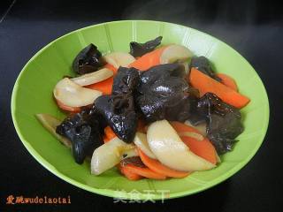 黑木耳炒杏鲍菇的做法