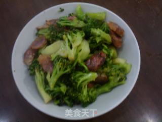 腊肠炒花菜的做法