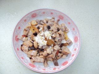 炝炒藕丁的做法