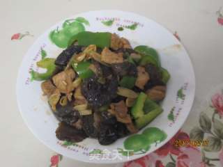 青椒木耳炒肉片的做法